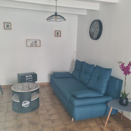 Jolie Petite Maison Dans Village Fortifie Brigueuil Εξωτερικό φωτογραφία