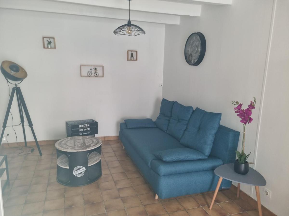 Jolie Petite Maison Dans Village Fortifie Brigueuil Εξωτερικό φωτογραφία