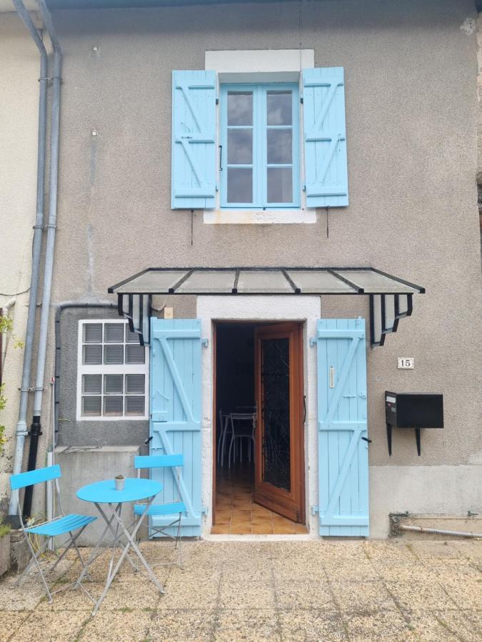 Jolie Petite Maison Dans Village Fortifie Brigueuil Εξωτερικό φωτογραφία